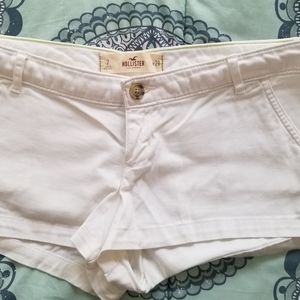 White Hollister sz 7 short shorts excellent cond.